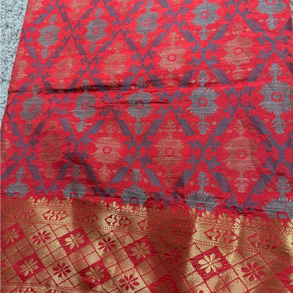Saree - Picture 3 of 3